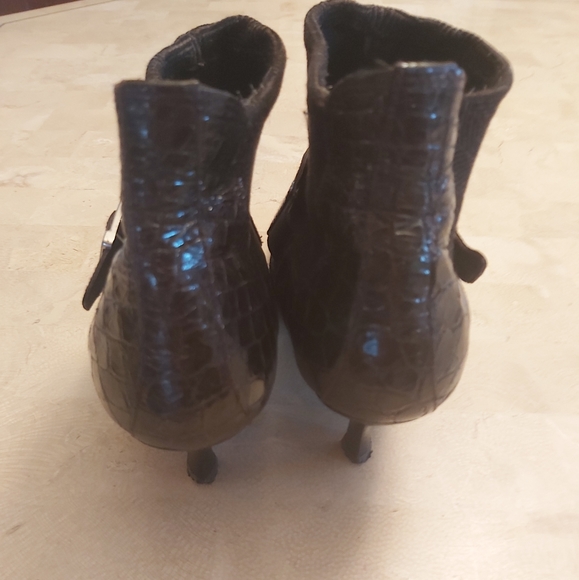 Donald Pliner Ankle Boots - Picture 4 of 6
